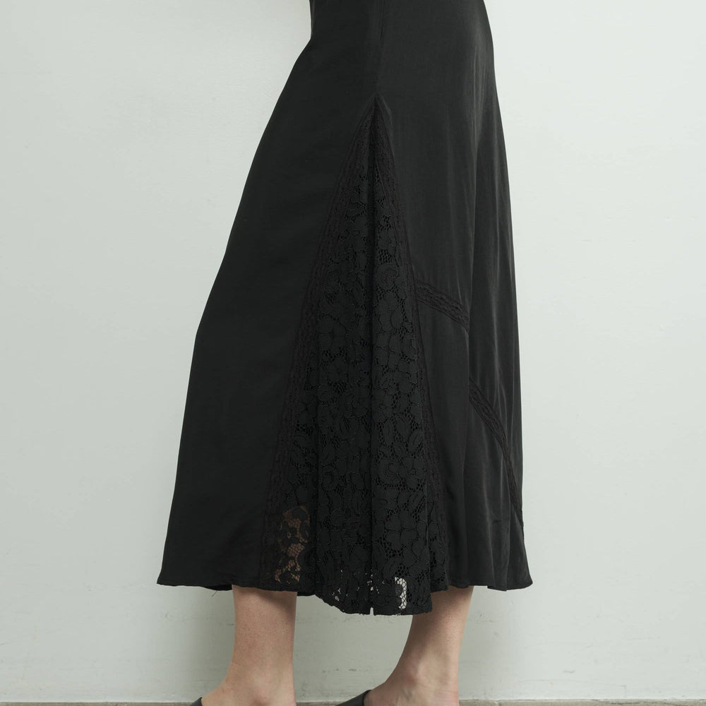 
                      
                        Lace Insert Skirt With Lining
                      
                    