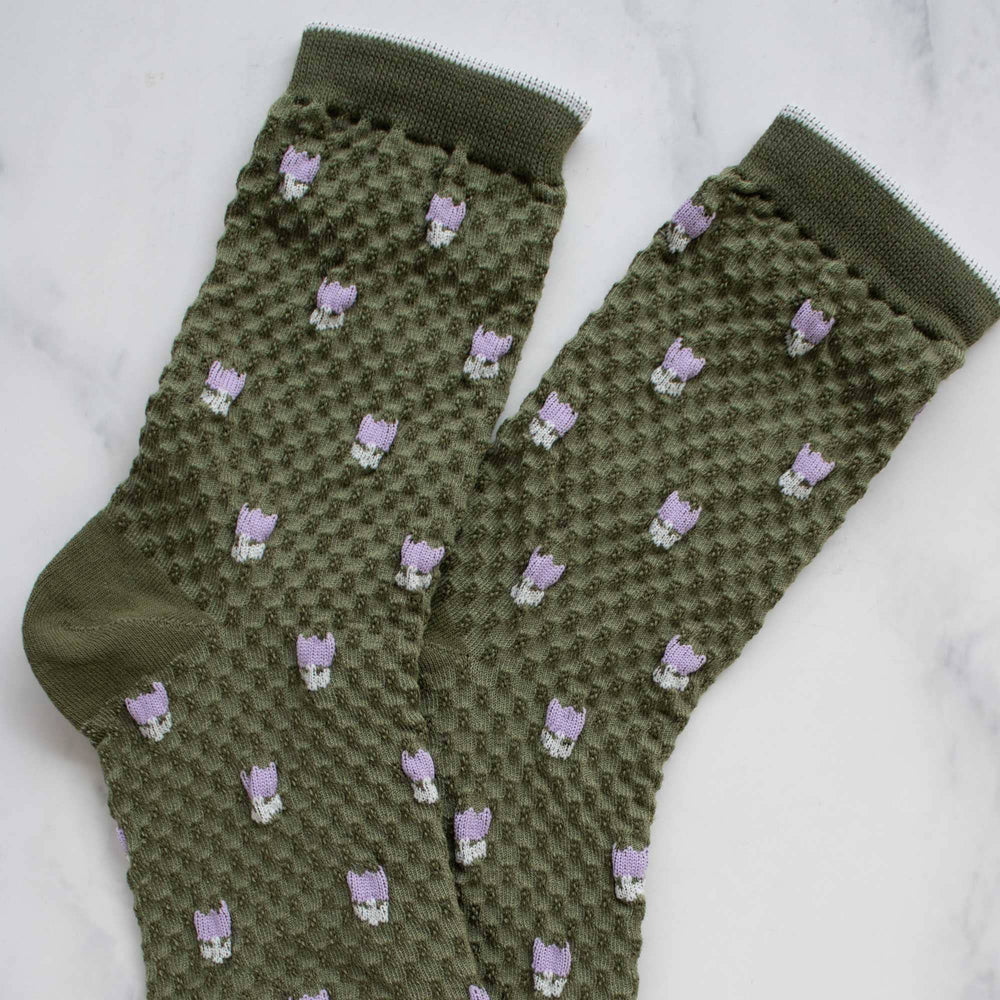 
                      
                        Embossed Flower Casal Socks
                      
                    