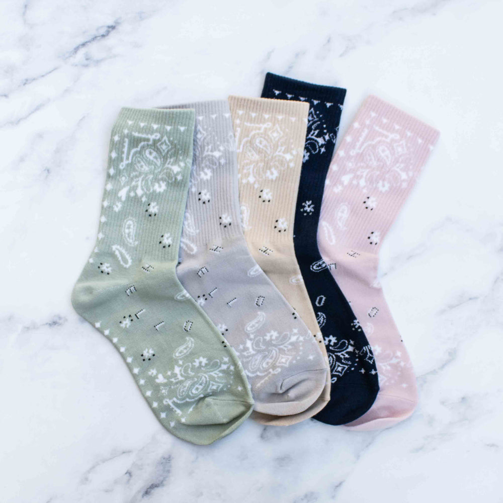 
                      
                        Women's Retro Bandana Pattern Crew Socks
                      
                    