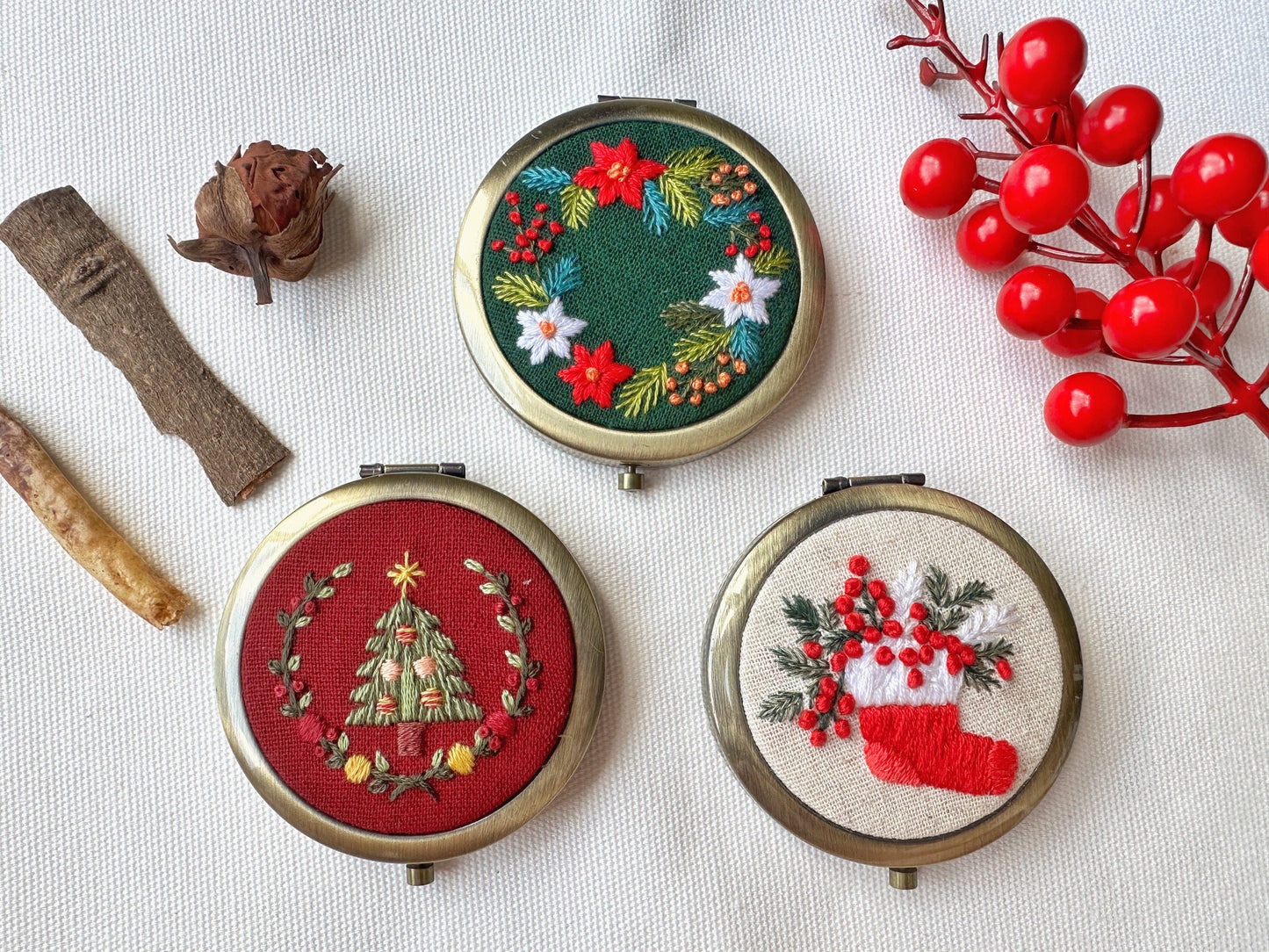 Floral Embroidered Compact Mirror - Christmas Collection