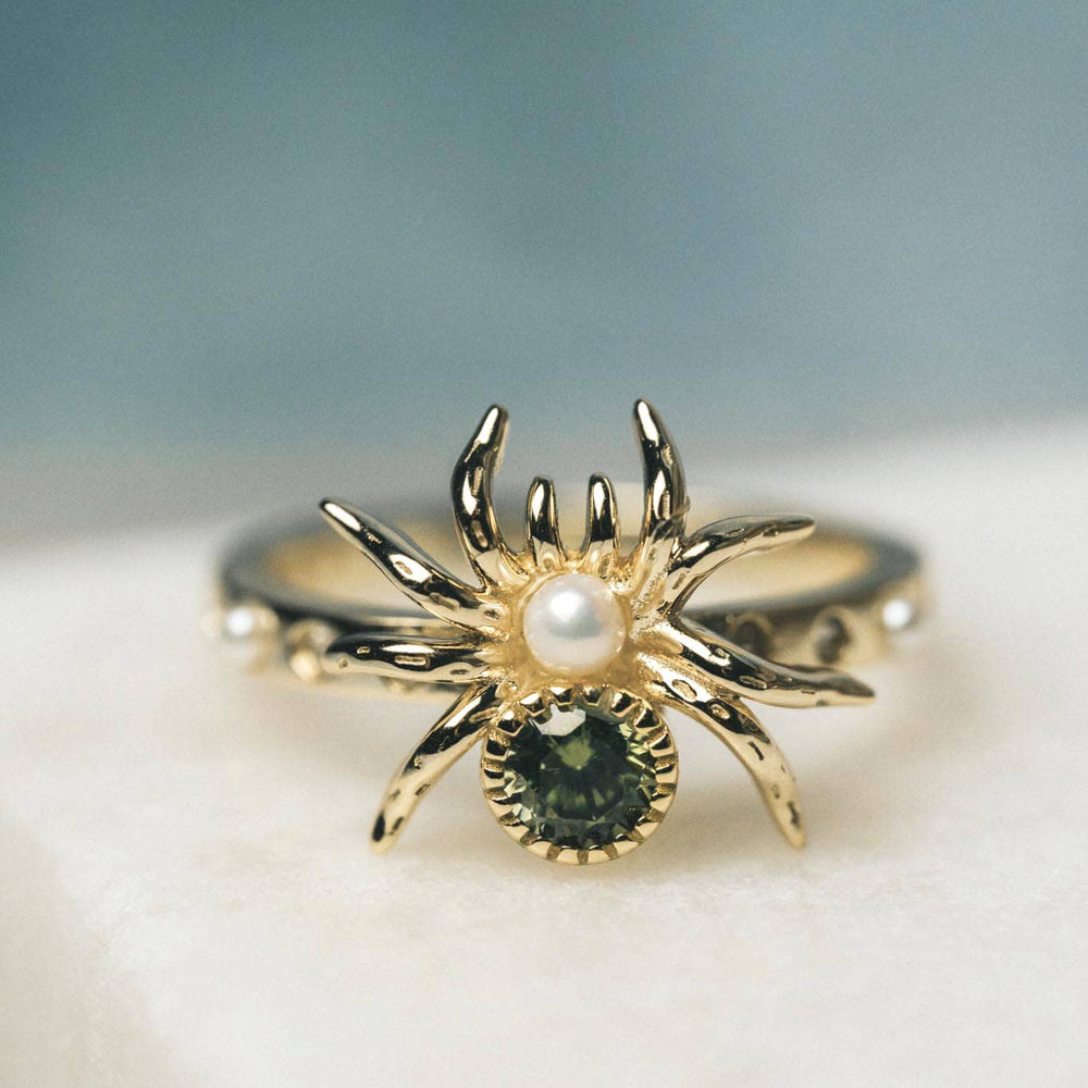 Spiders Kiss Ring