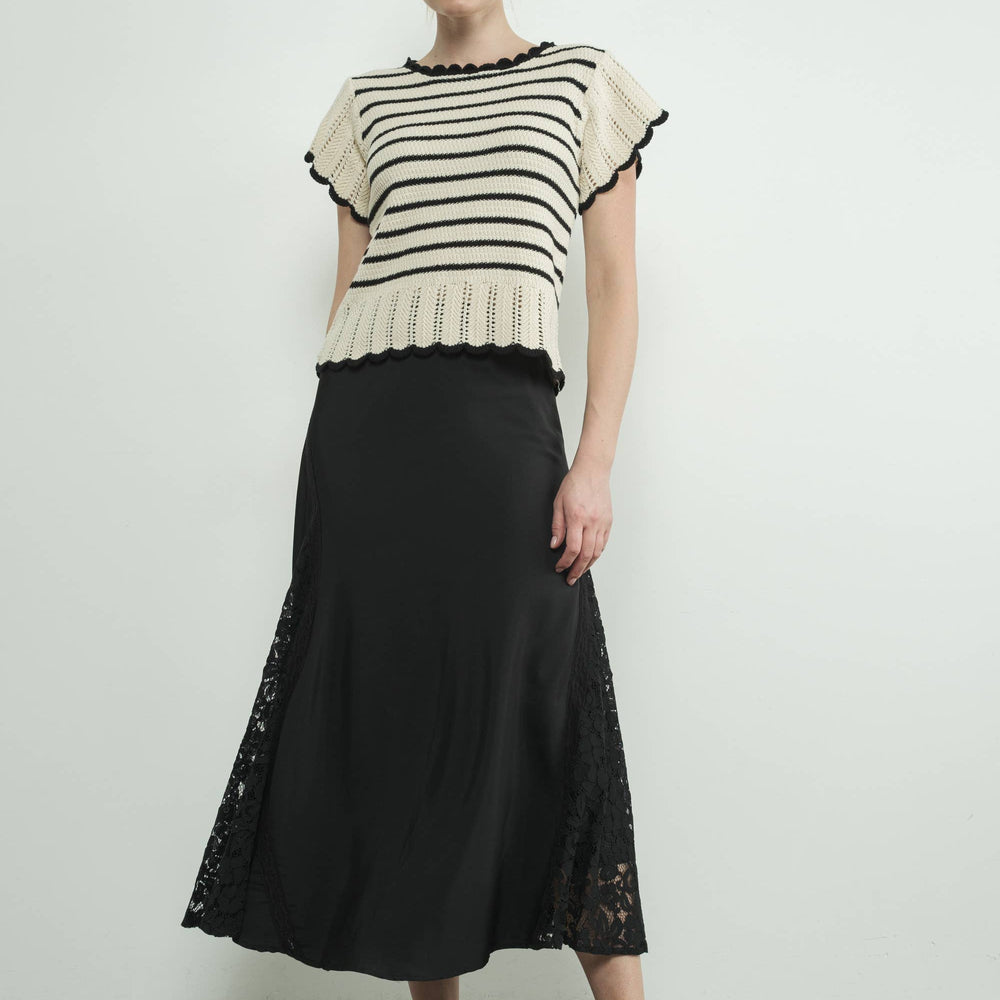 
                      
                        Lace Insert Skirt With Lining
                      
                    