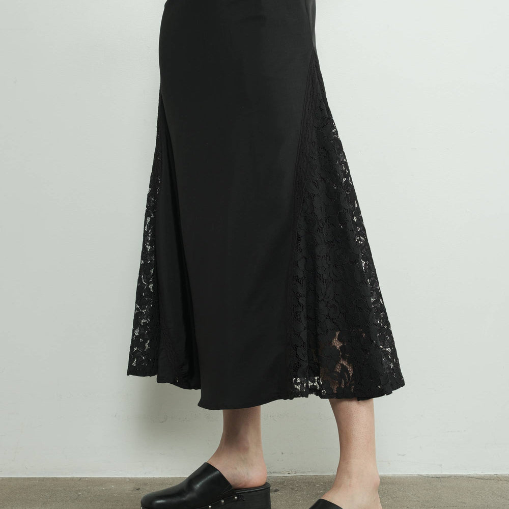 
                      
                        Lace Insert Skirt With Lining
                      
                    