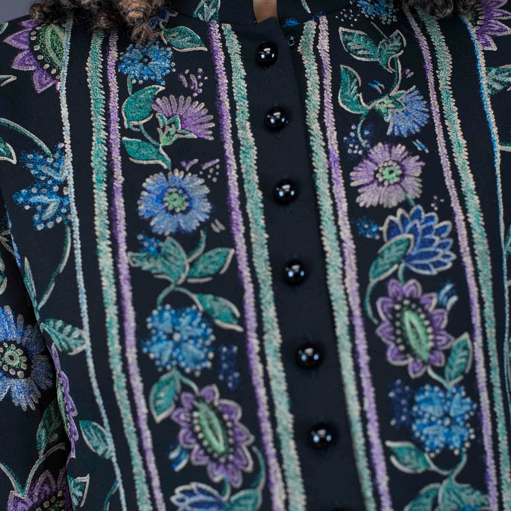 
                      
                        Vintage Liz Claiborne Black Floral Blouse with Mandarin Collar - Size XS
                      
                    