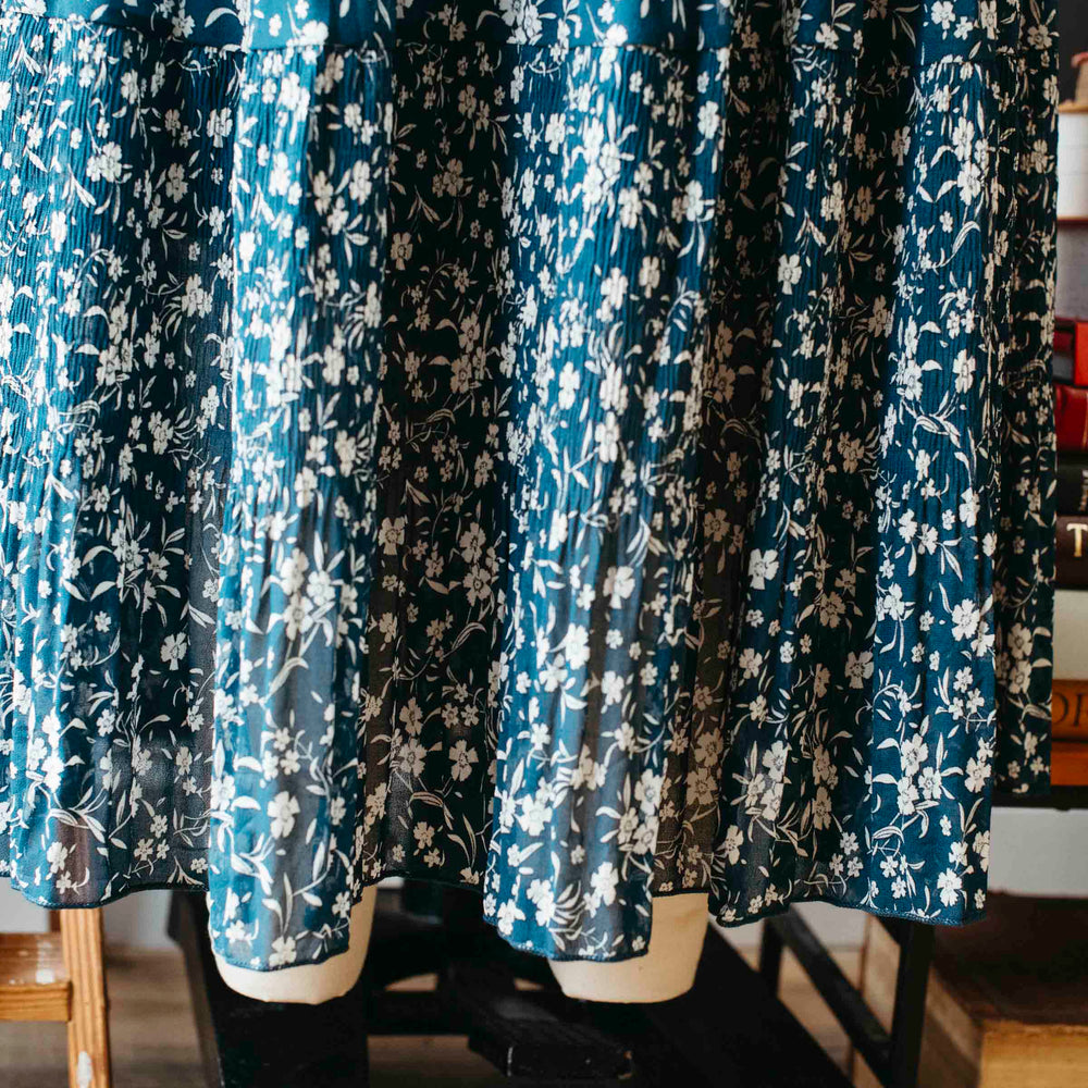 
                      
                        Pre-loved Teal & Cream Prairie Skirt - Size XL
                      
                    