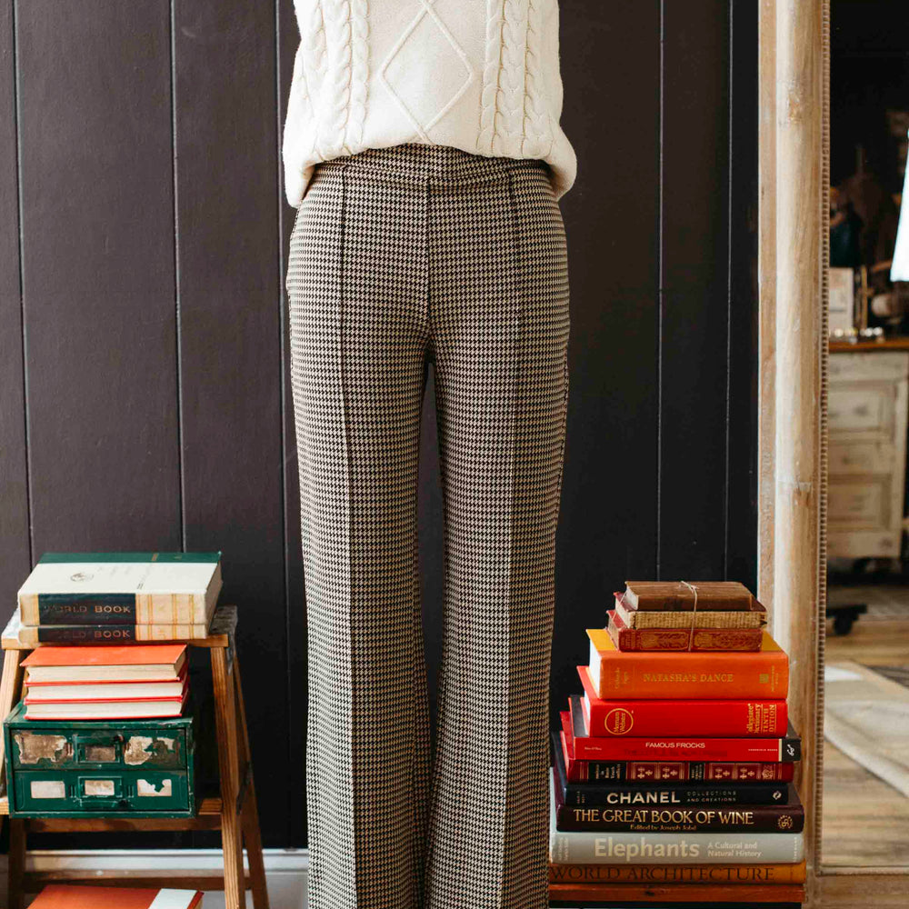 
                      
                        Pre-loved Houndstooth Trouser Pant - Size M
                      
                    