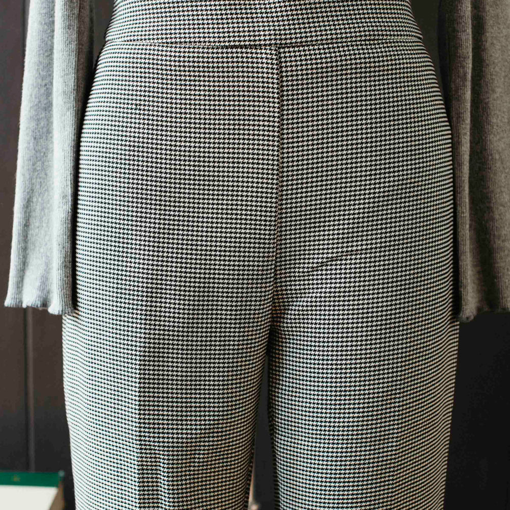 
                      
                        Pre-loved Black & White Houndstooth Trouser - Size M
                      
                    