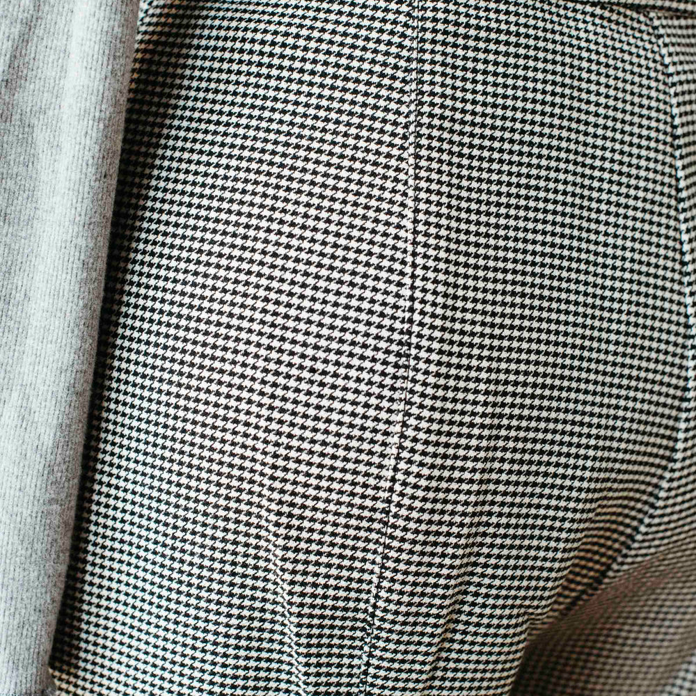 
                      
                        Pre-loved Black & White Houndstooth Trouser - Size M
                      
                    