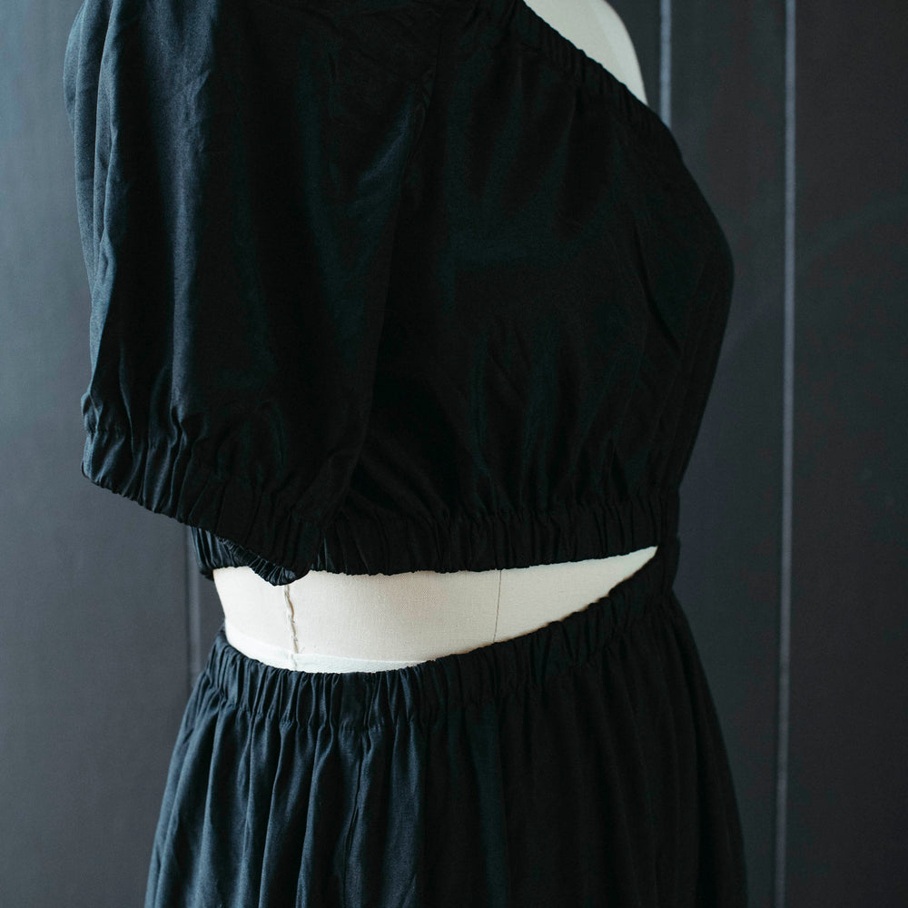 
                      
                        Pre-loved Black Maxi One Shoulder Peephole Dress - Size S
                      
                    