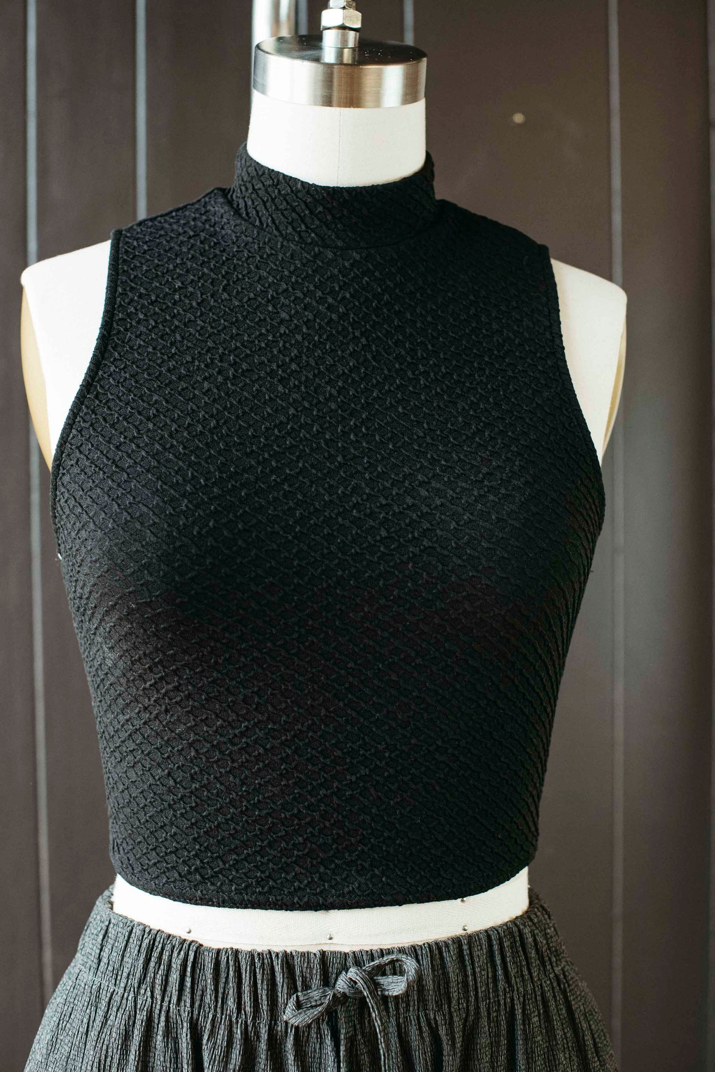 Pre-loved Mock Neck Crop Top - Size XS/S
