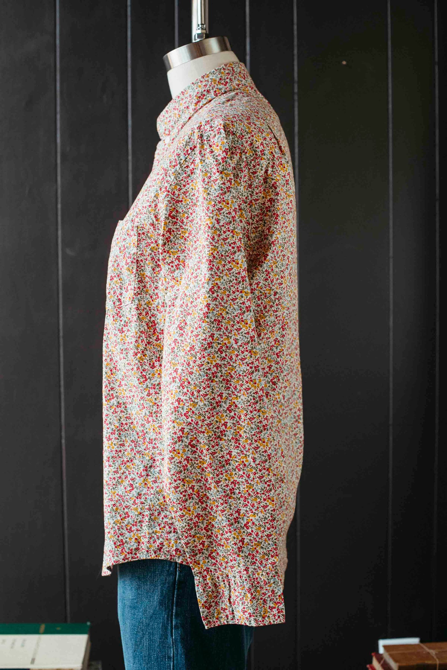 Pre-loved Unisex Petite Floral Button-down Top - Size M