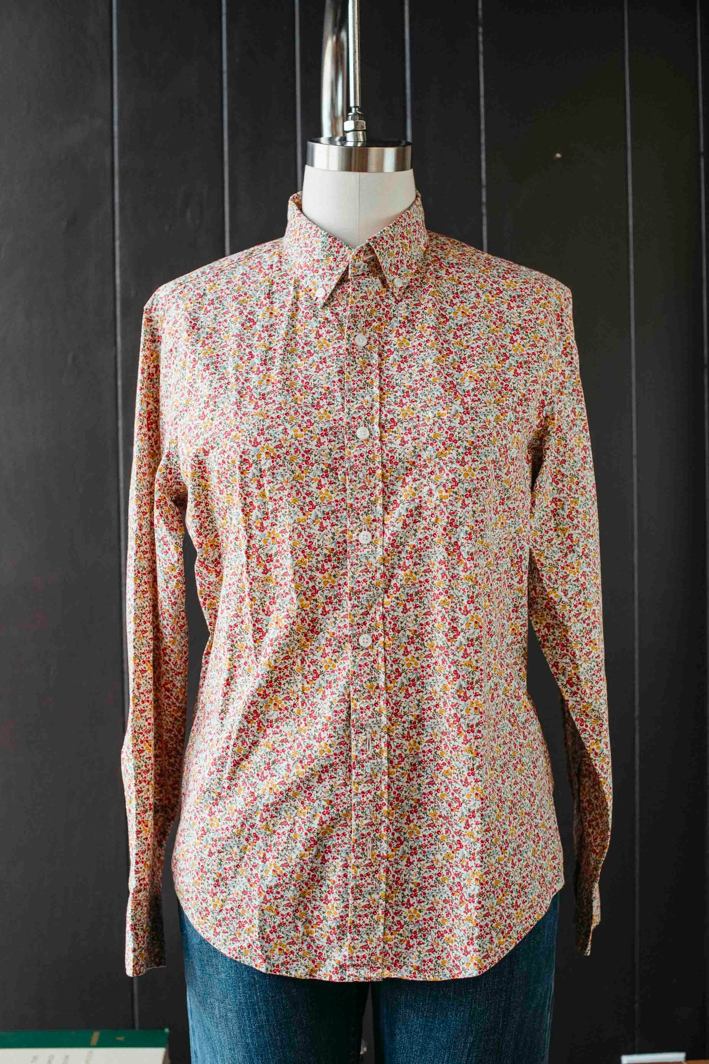 Pre-loved Unisex Petite Floral Button-down Top - Size M