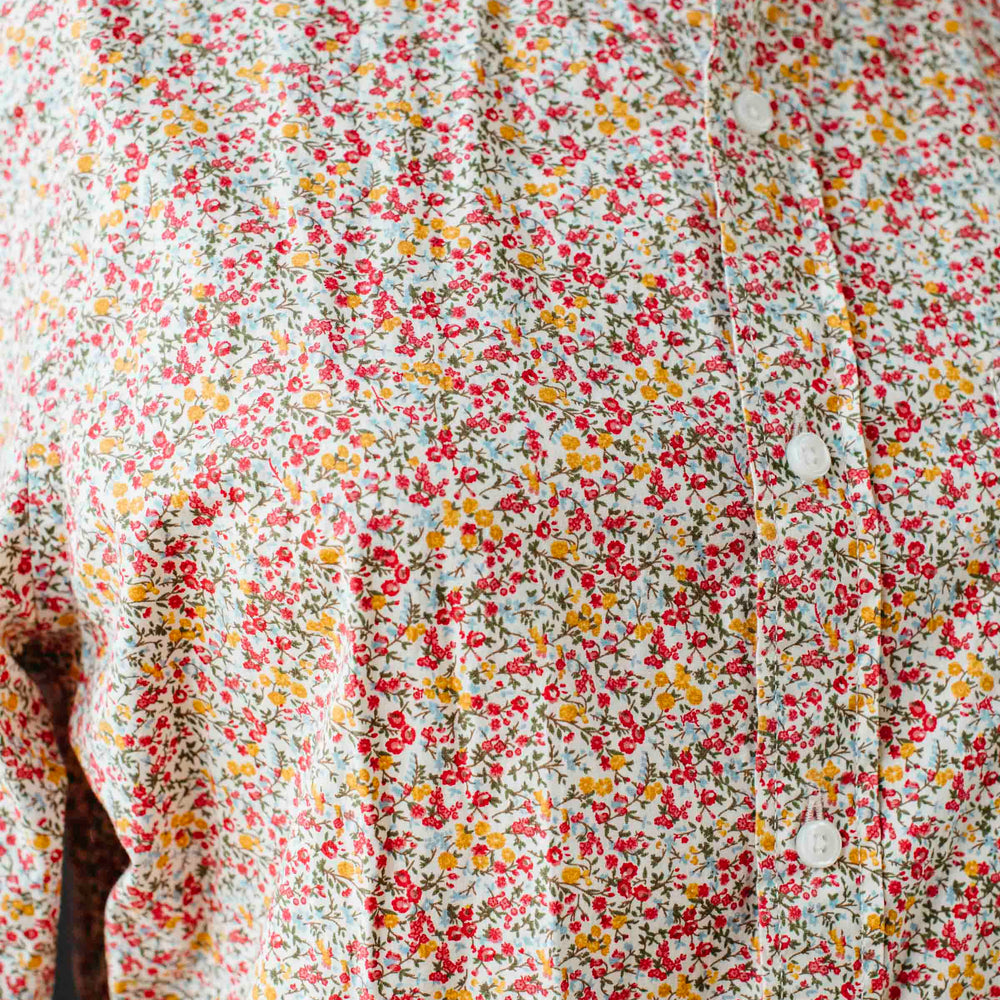 
                      
                        Pre-loved Unisex Petite Floral Button-down Top - Size M
                      
                    
