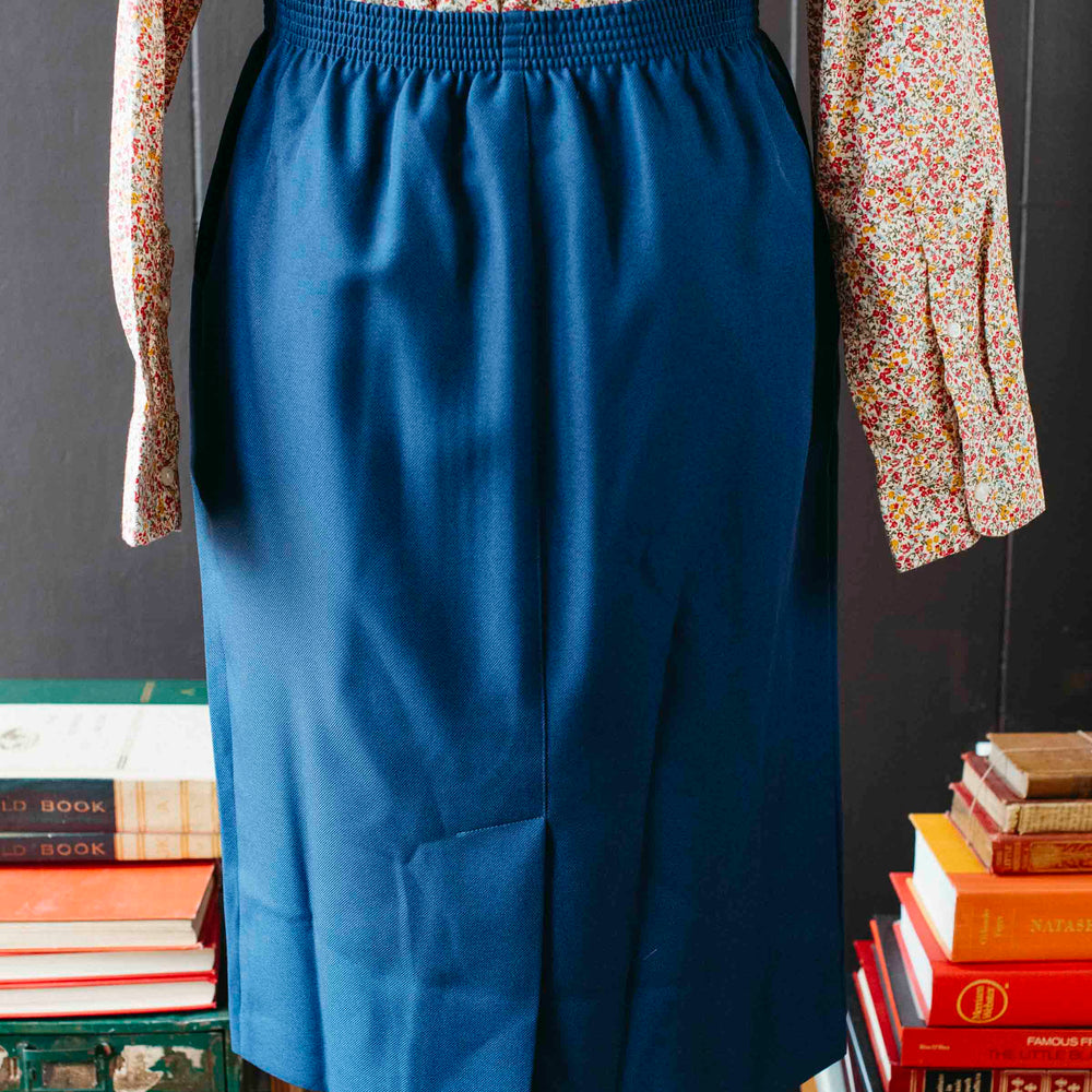 
                      
                        Pre-loved Navy Pencil Skirt - Size L
                      
                    