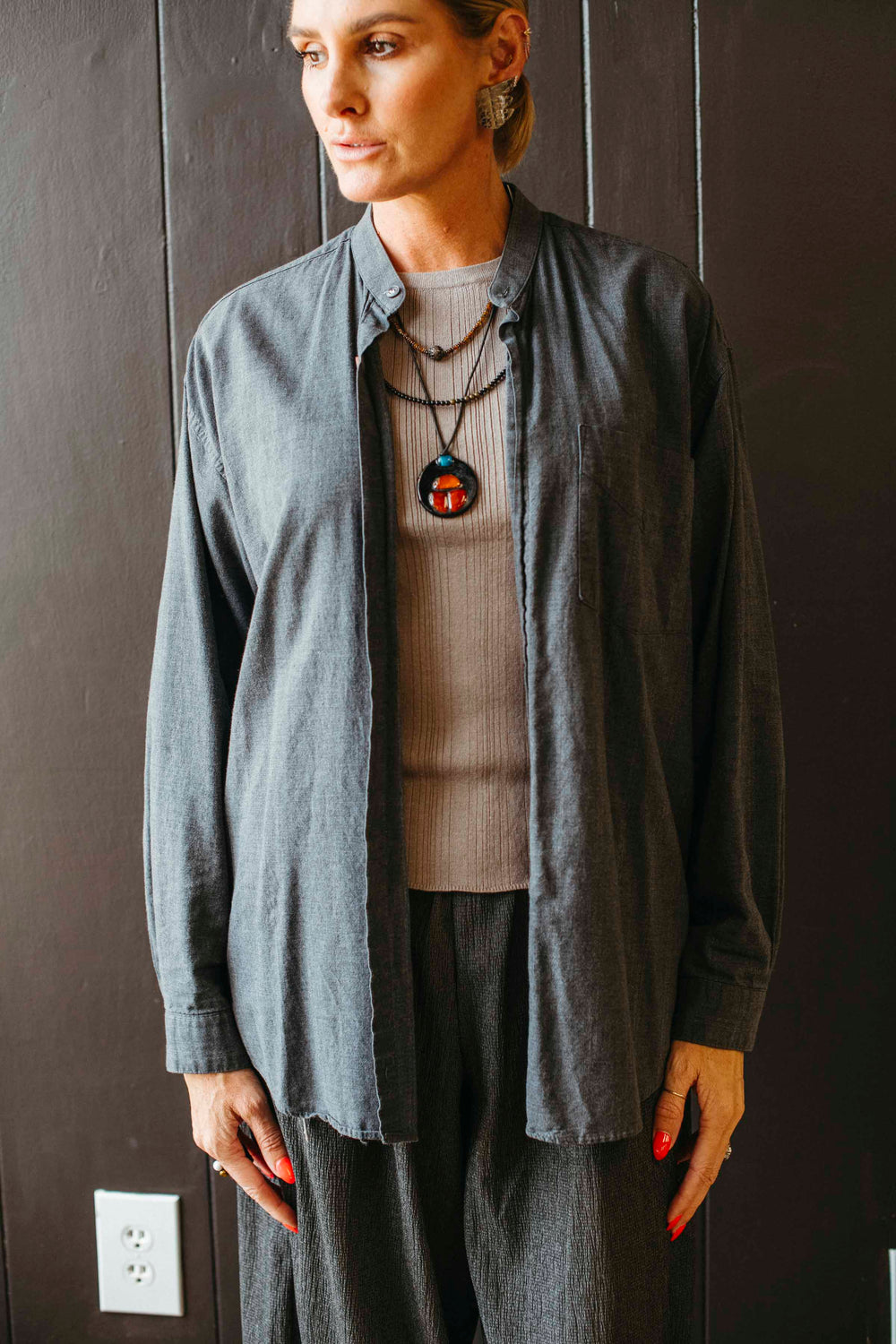 Pre-loved Unisex Gray Button-down Top - Size M