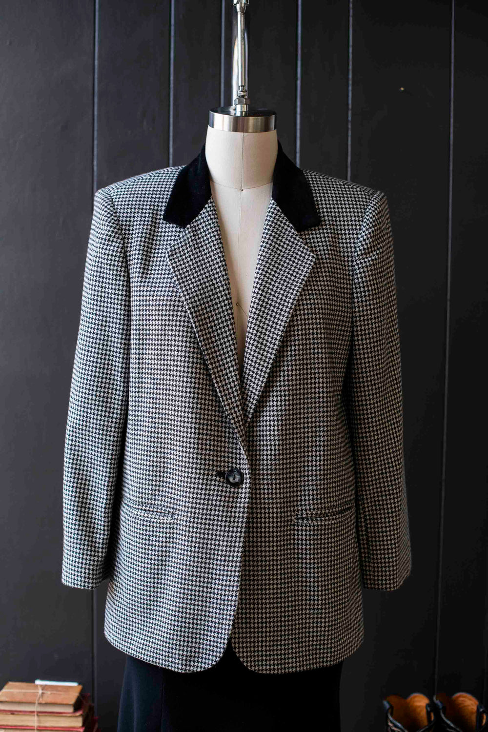 Vintage Houndstooth & Velvet Collar Blazer - Size L