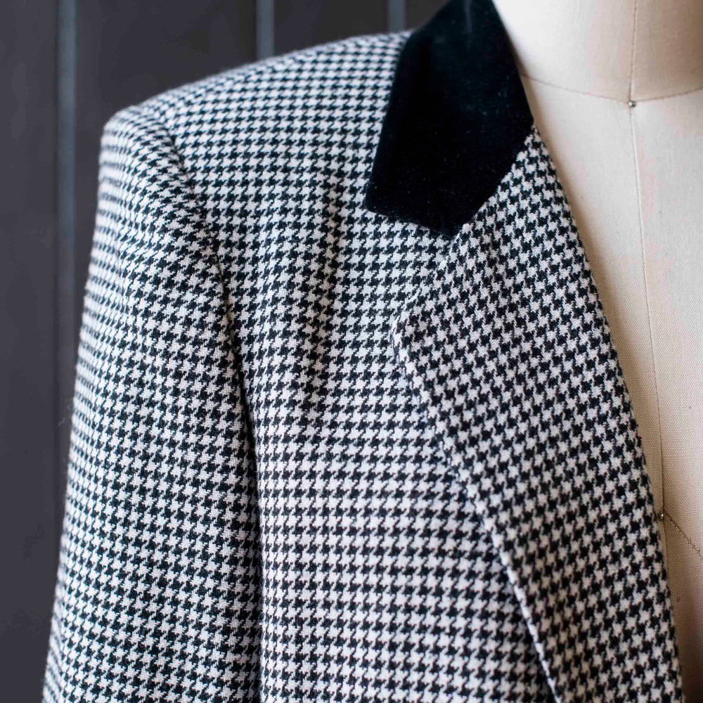 
                      
                        Vintage Houndstooth & Velvet Collar Blazer - Size L
                      
                    