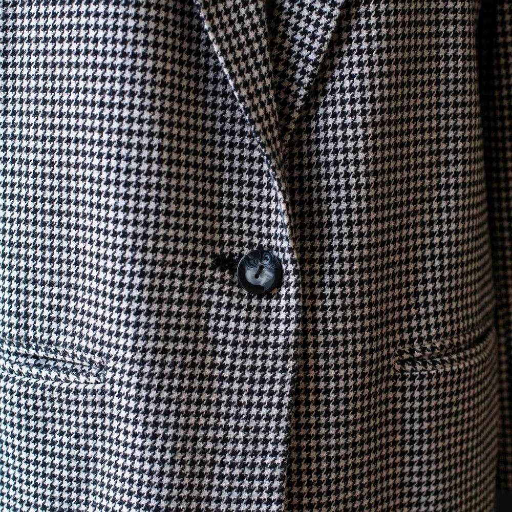 
                      
                        Vintage Houndstooth & Velvet Collar Blazer - Size L
                      
                    