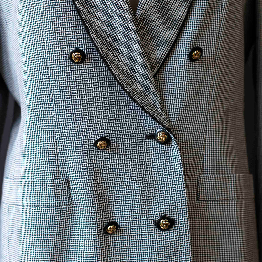 
                      
                        Vintage Double Breasted Houndstooth Blazer - Size L
                      
                    