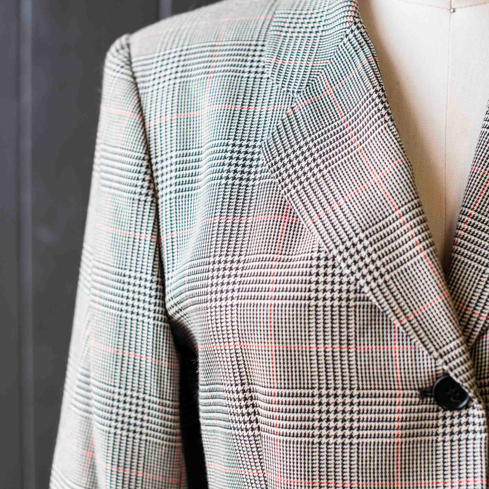 
                      
                        Vintage Black White & Red Plaid Blazer - Size M
                      
                    