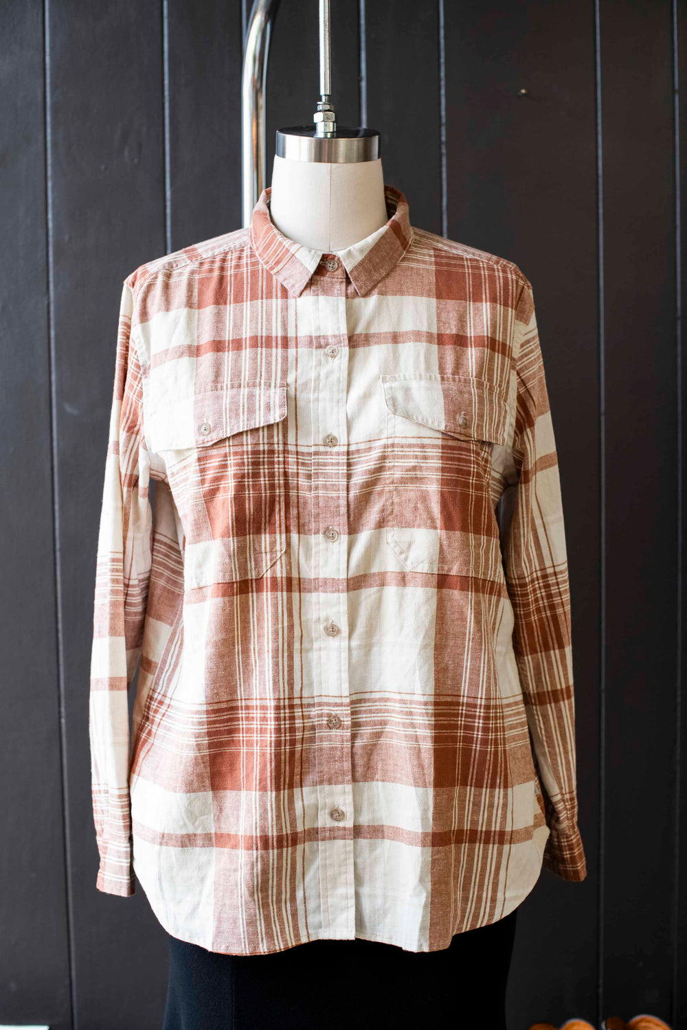 Pre-loved Clay & Cream Eddie Bauer Plaid Button-down Top - Size L
