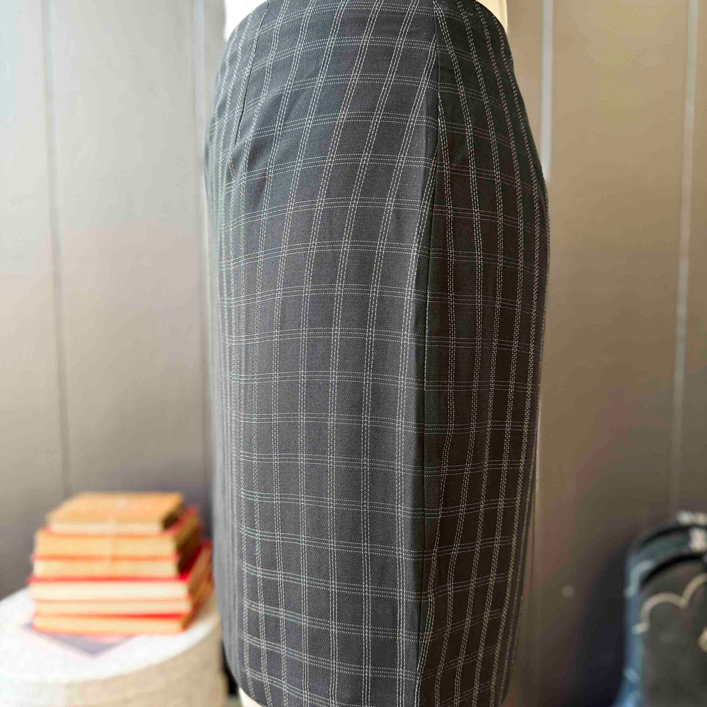 Pre-loved Black Check Mini Skirt - Size L