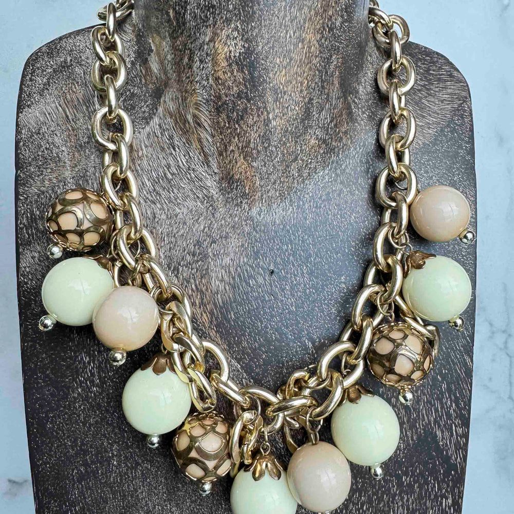 
                      
                        Vintage Chunky Gold Chain Bauble Necklace
                      
                    