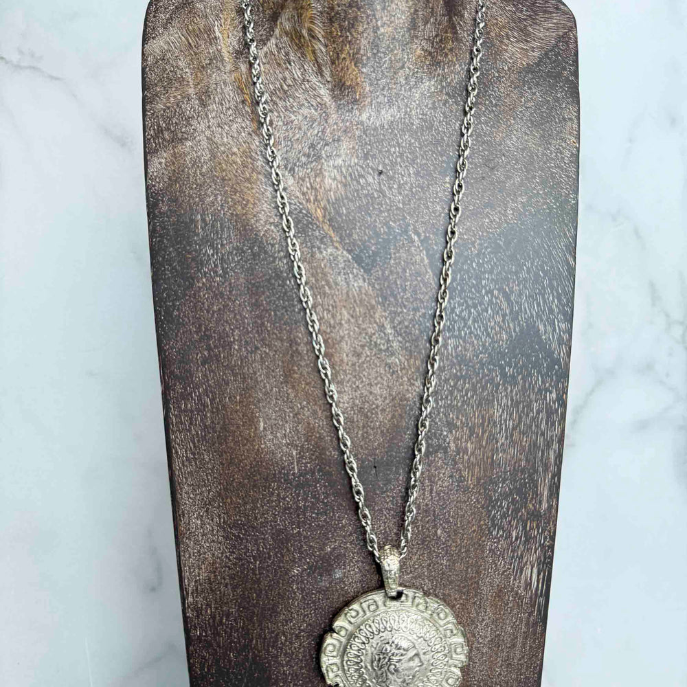 
                      
                        Vintage Silver Medallion Necklace – Timeless Greek Revival
                      
                    