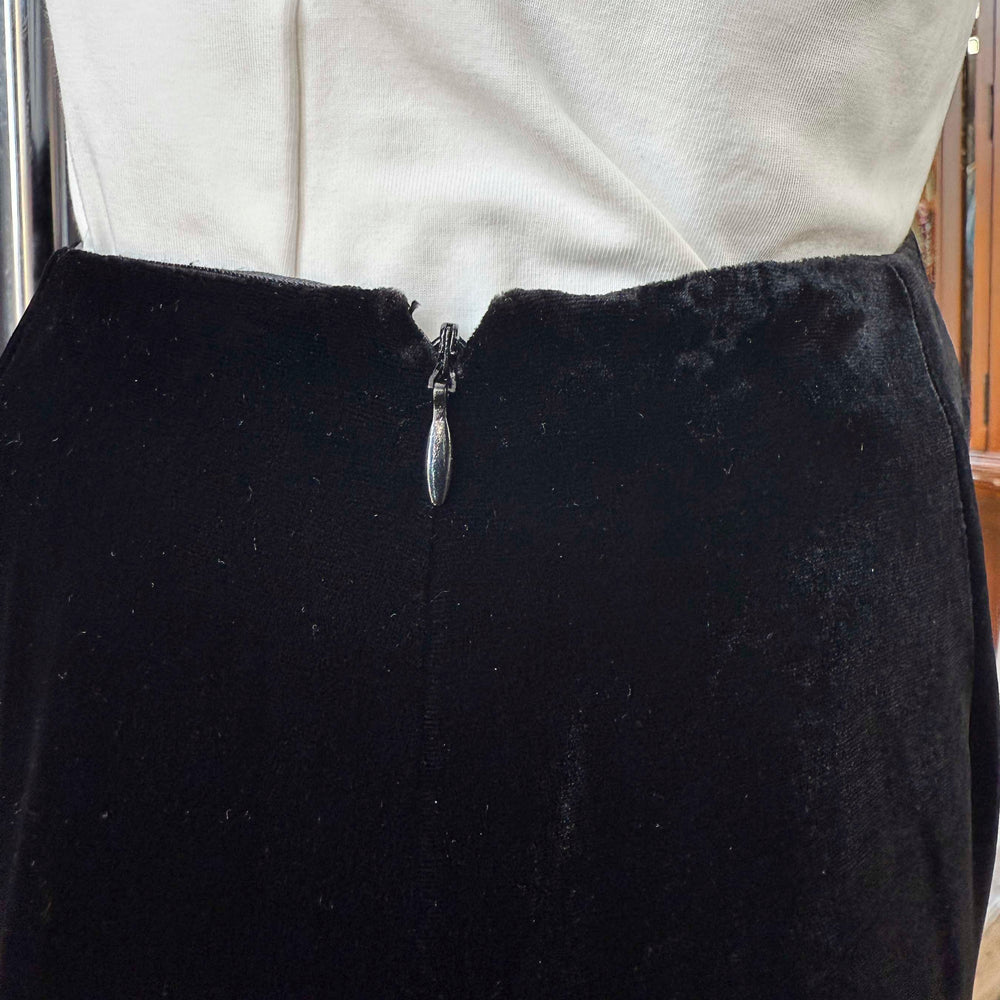 
                      
                        Pre-loved Petite Black Velvet Midi Skirt - Size S
                      
                    