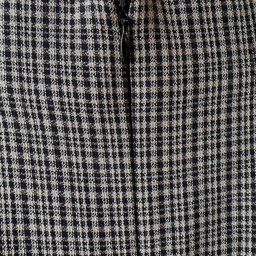 
                      
                        Pre-loved Black & Cream Chause Check Skirt - Size M
                      
                    