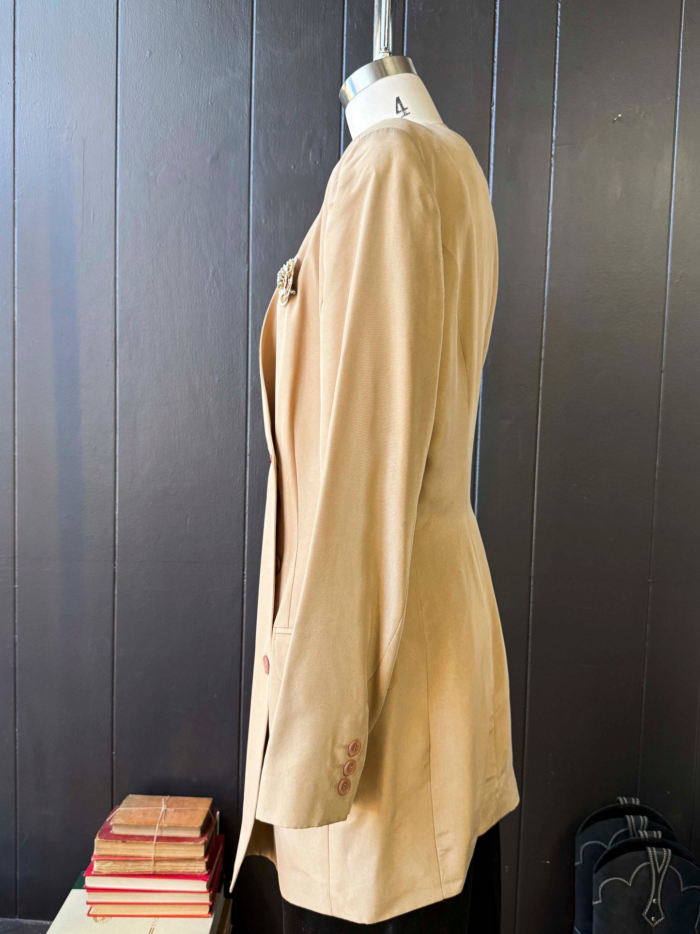 Vintage En Avance Silk Tan Silk Blazer with Pin - Size L