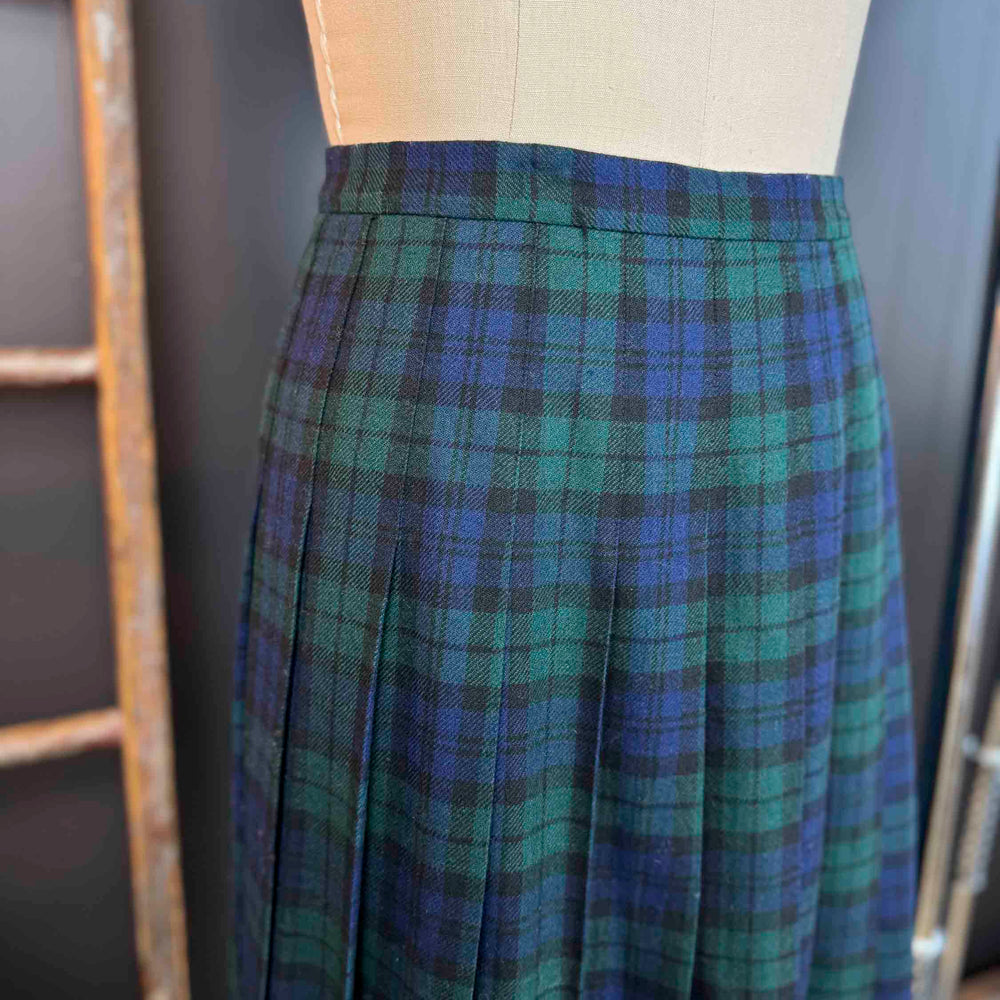 
                      
                        Vintage Pendleton Plaid Wool Midi Skirt (With Tags Never Worn) - Size XL
                      
                    