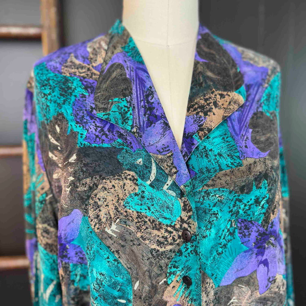
                      
                        Vintage Tropical Monstera Leaf Silk Blouse - Size L
                      
                    