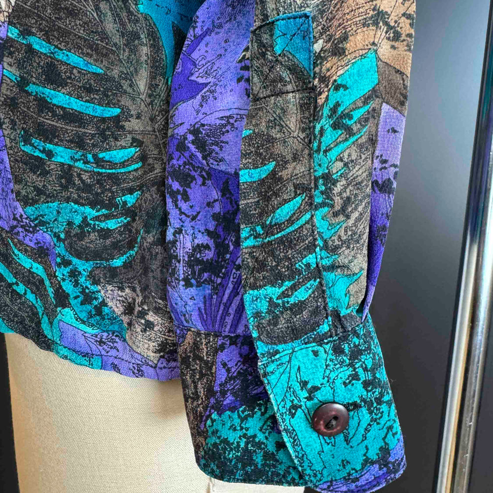 
                      
                        Vintage Tropical Monstera Leaf Silk Blouse - Size L
                      
                    