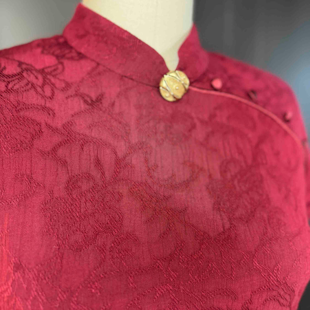 
                      
                        Mode Edit: Vintage High Neck Burgundy Dress with Pin - Size M/L
                      
                    