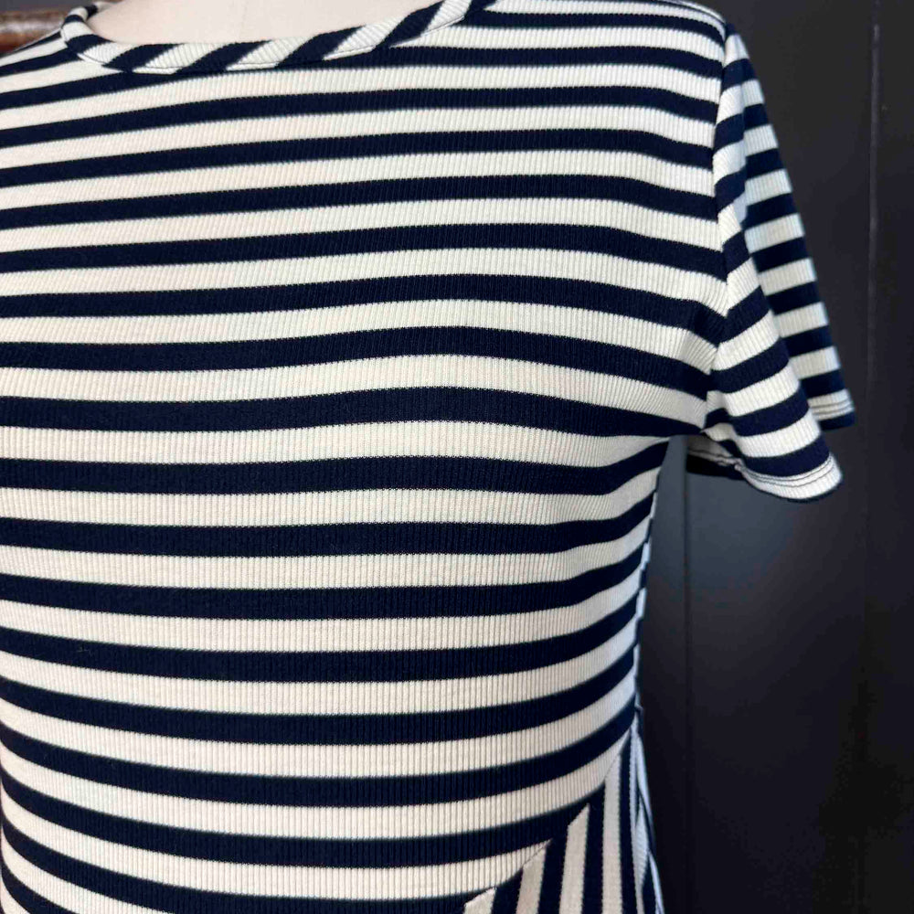 
                      
                        Pre-loved Black and White Striped Rib Knit Dress - Size M
                      
                    