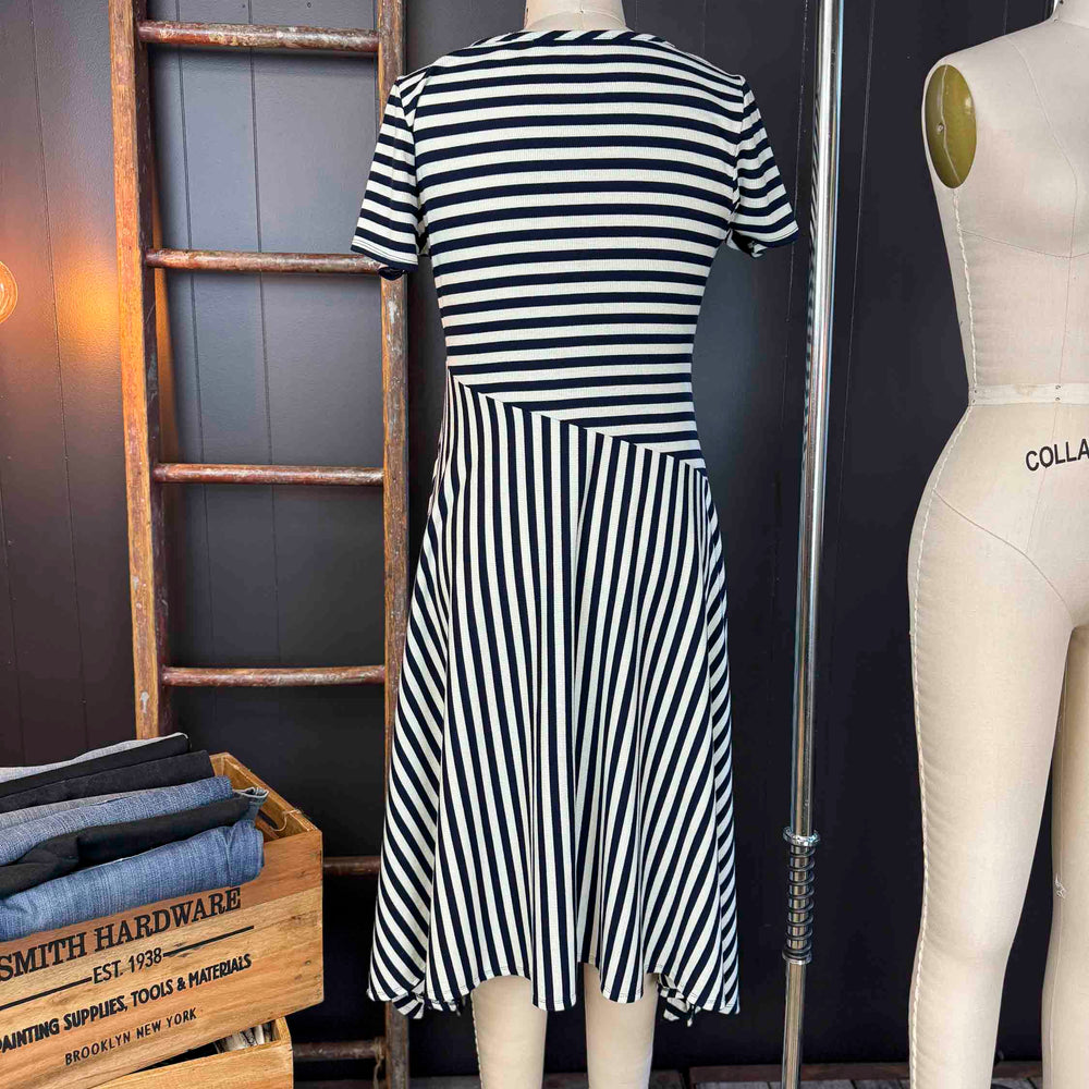 
                      
                        Pre-loved Black and White Striped Rib Knit Dress - Size M
                      
                    