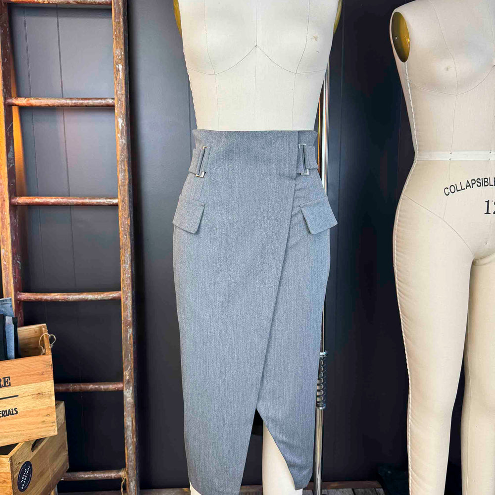 
                      
                        Pre loved Gray Pencil Skirt - Size S
                      
                    