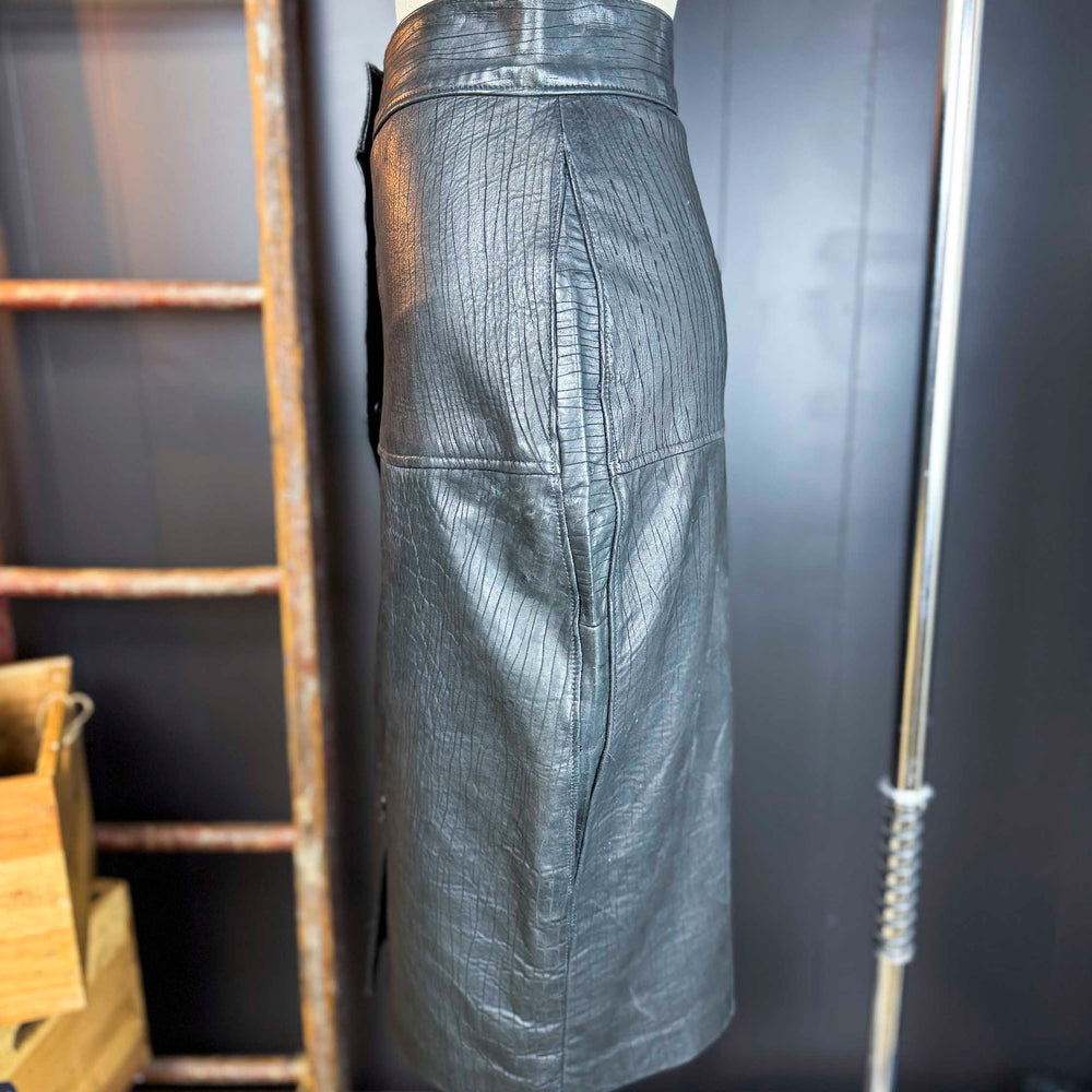 
                      
                        Vintage Leather Snap Front Skirt - Size S
                      
                    