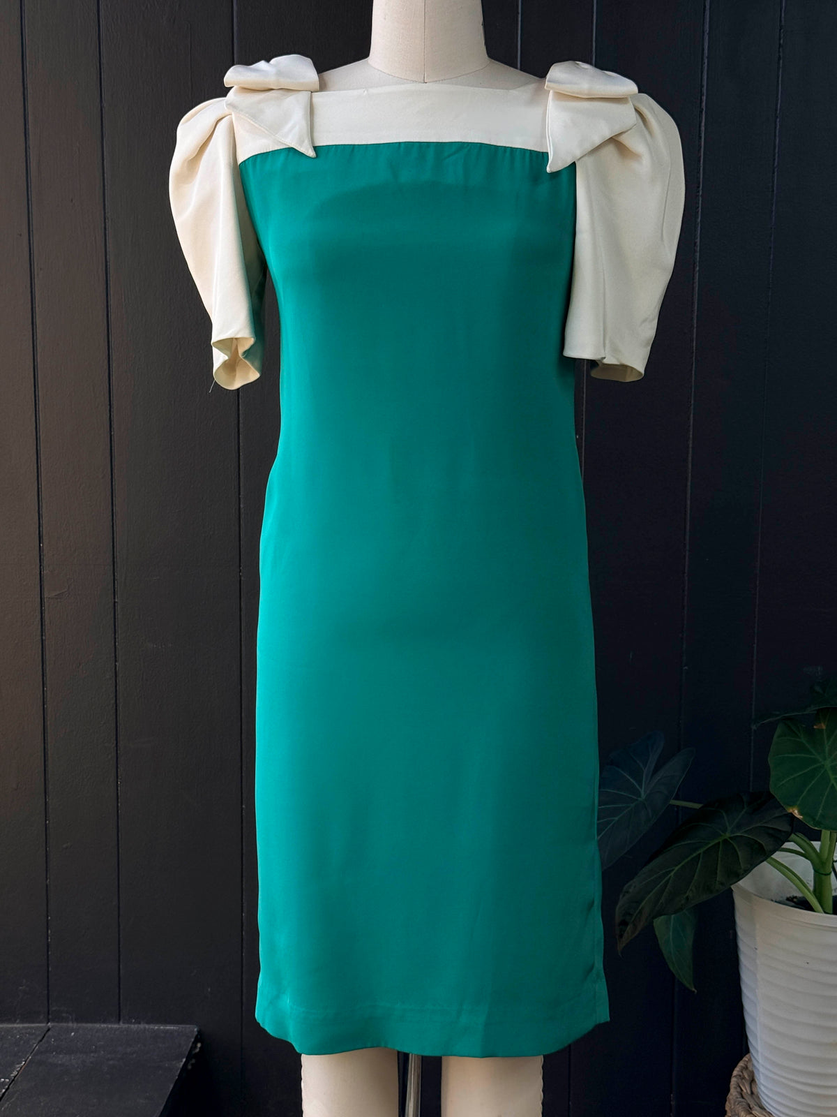 Vintage Carlisle Green and Ivory Bow Shoulder Midi Dress - Size S