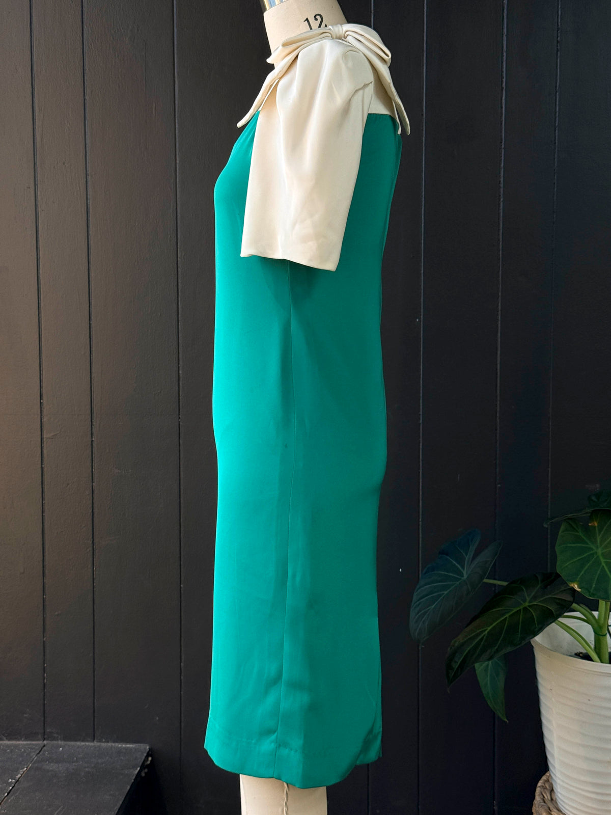 Vintage Carlisle Green and Ivory Bow Shoulder Midi Dress - Size S