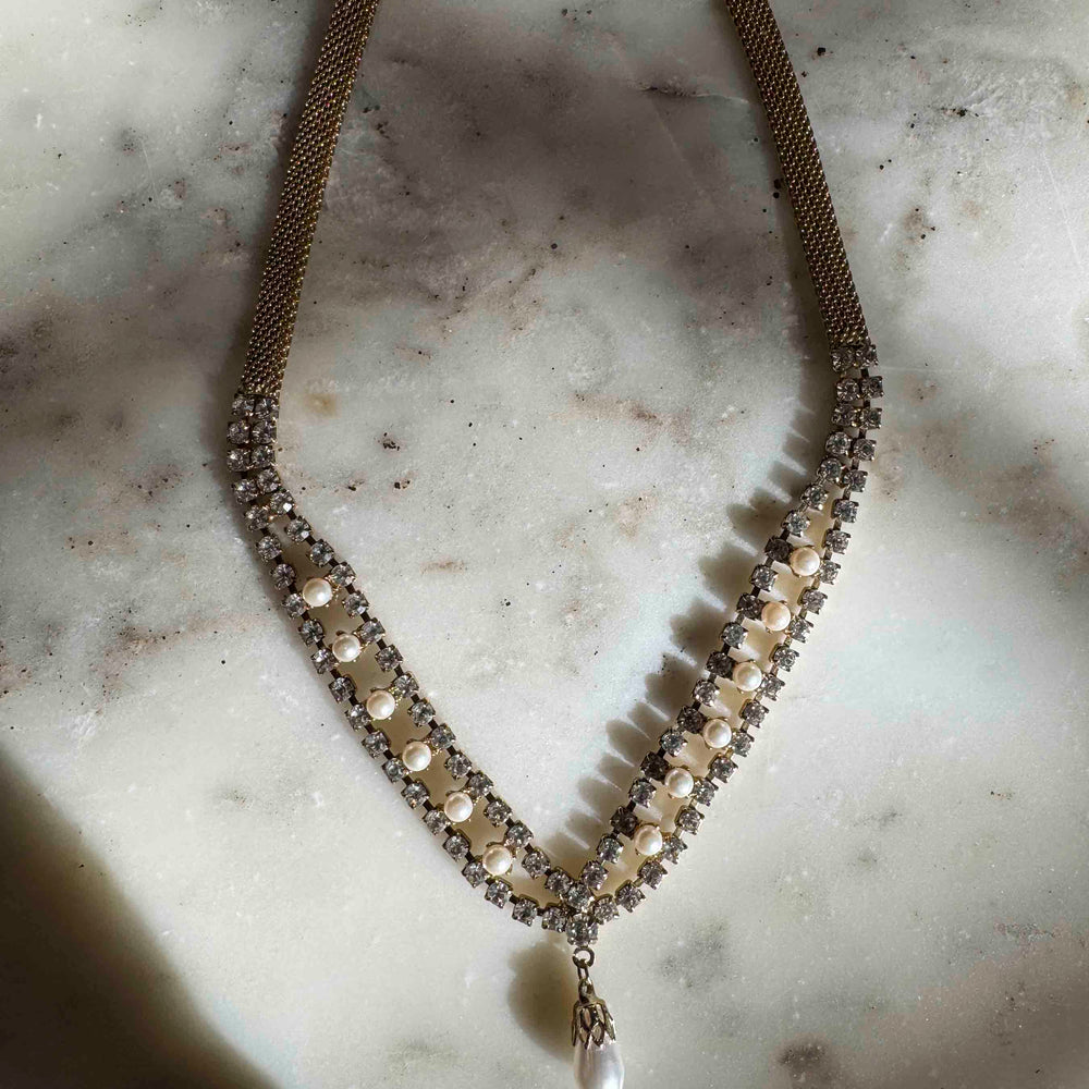 Vintage Pearl and Rhinestone Necklace with Mesh Chain