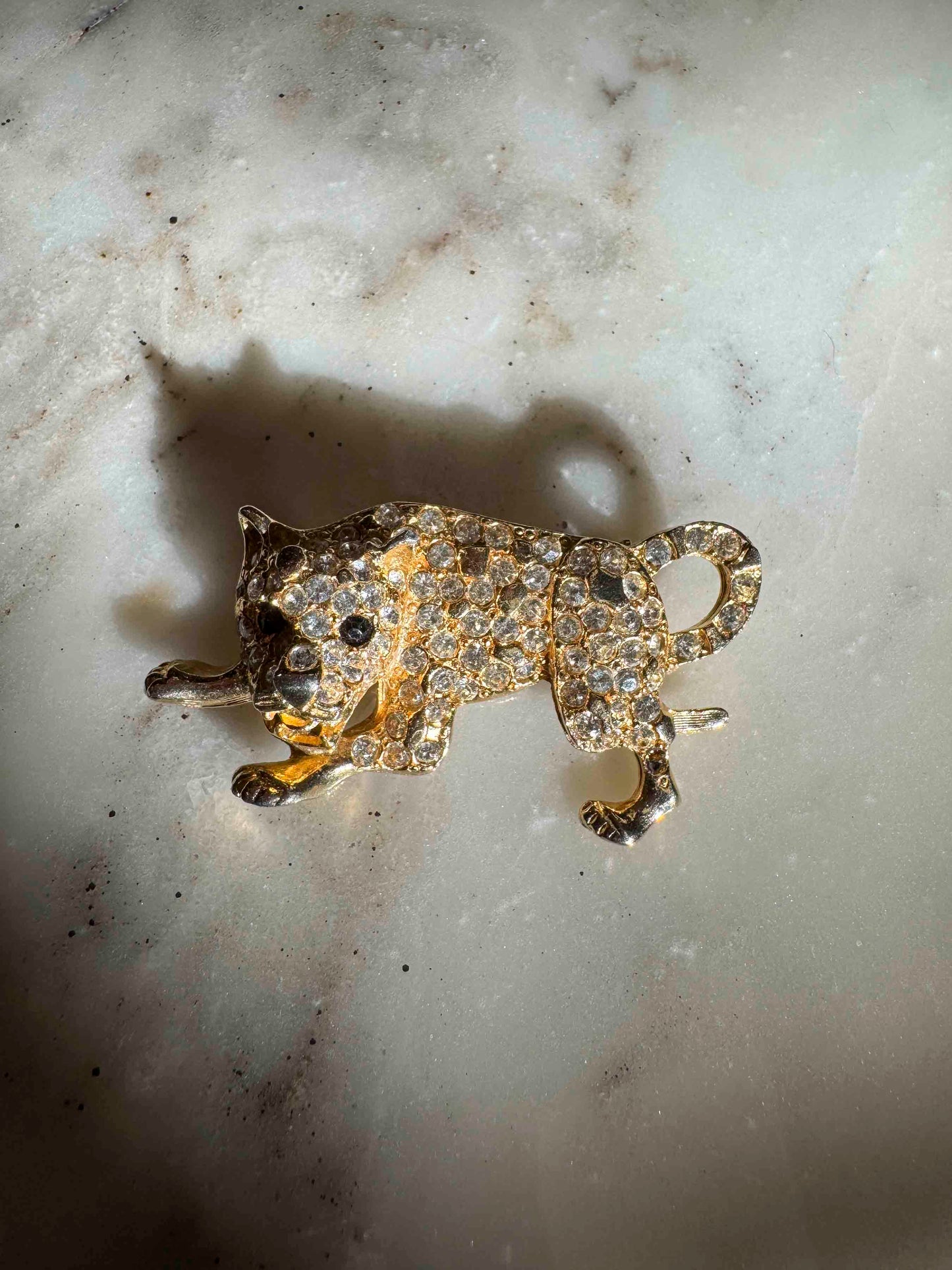 Vintage Rhinestone Spotted Leopard Brooch – Gold Tone Big Cat Pin
