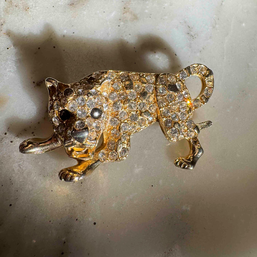 
                      
                        Vintage Rhinestone Spotted Leopard Brooch – Gold Tone Big Cat Pin
                      
                    