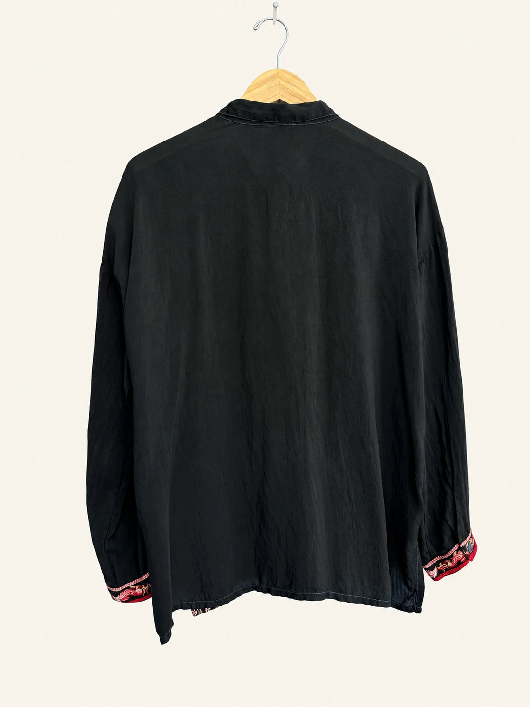 Pre-loved Johnny Was Black Coral and Cream Floral Embroidered Button-Front Blouse - Size M