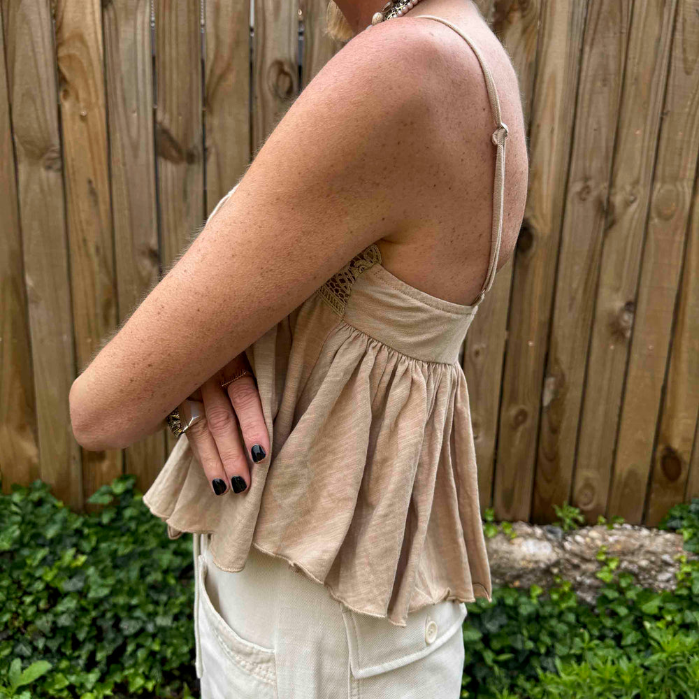 
                      
                        New Crochet Contrasted Tank Top
                      
                    