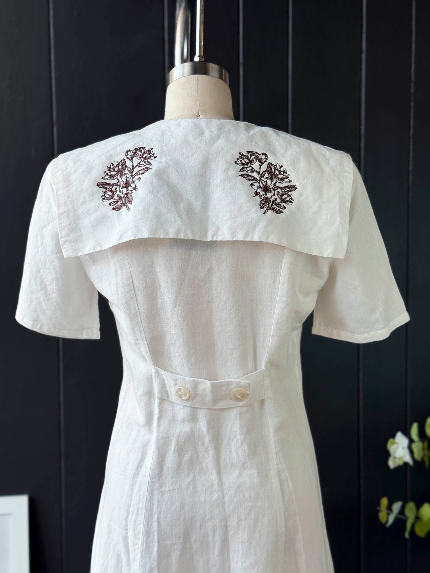Mode Edit Vintage Jennifer Eden White Sailor Style Maxi Dress With Floral Embroidery - Size S