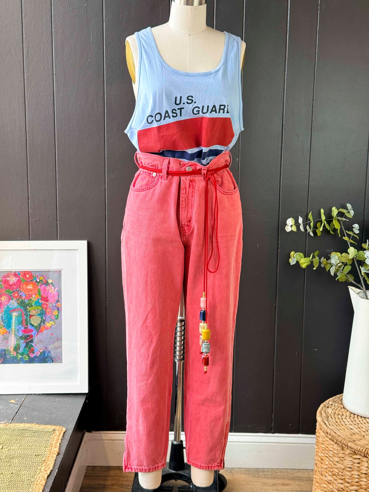 Mode Edit Pre-loved Levi’s Faded Red Denim With Zippered Ankle & Beaded Rope Belt - Size M