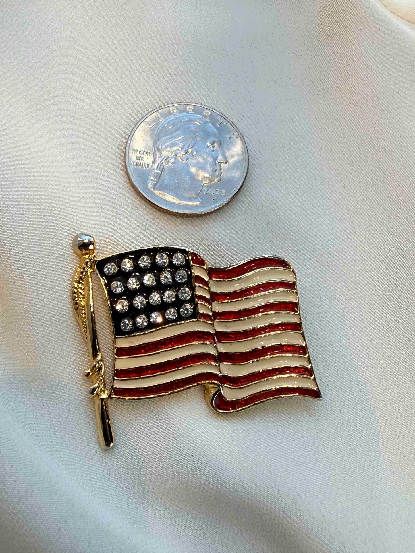 Pre-loved Gold American Flag Broach With Rhinestones