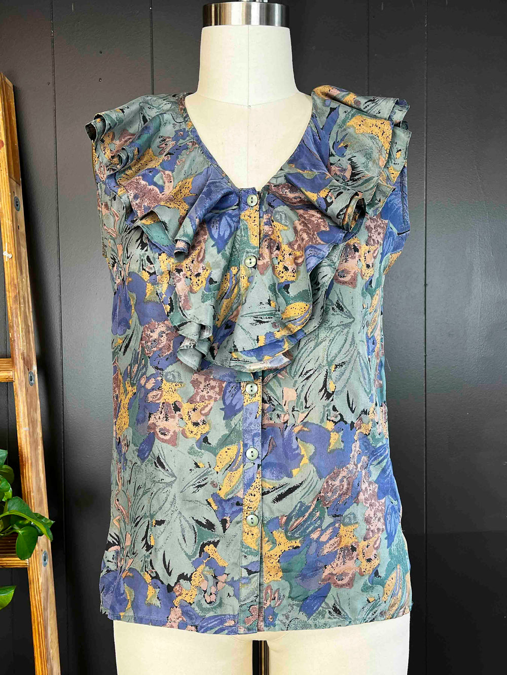 Pre-loved Ruffle V-Neck Floral Top - Size M